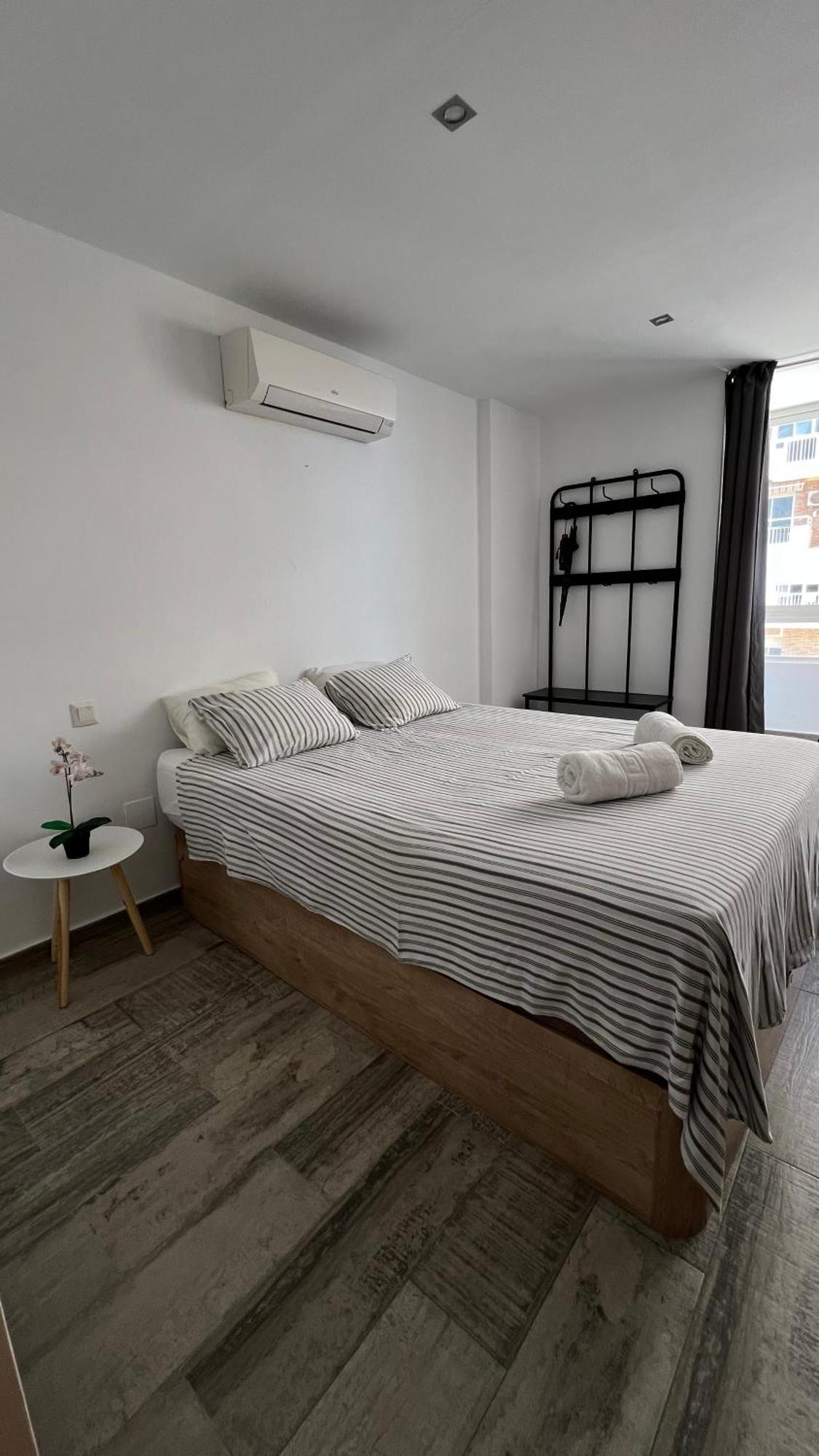 Vista A La Playa, Cerca Del Centro Con Piscina Apartment Benalmadena Ngoại thất bức ảnh