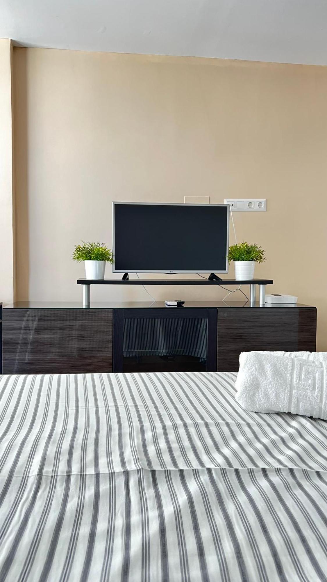 Vista A La Playa, Cerca Del Centro Con Piscina Apartment Benalmadena Ngoại thất bức ảnh